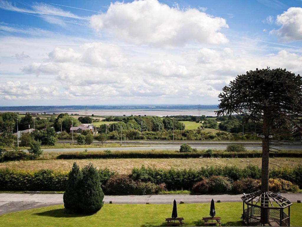 Springfield Hotel & Health Club Halkyn Dış mekan fotoğraf